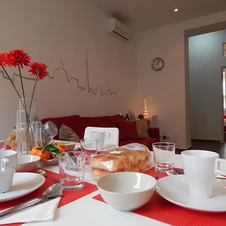 Red Flat In Apartment *