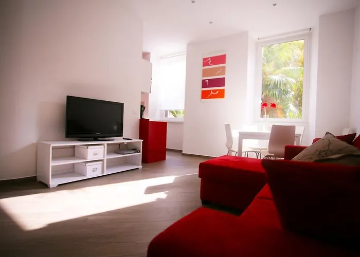 Red Flat In Daire Roma